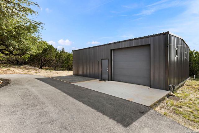 109 Pond View Ct, Spring Branch, TX 78070