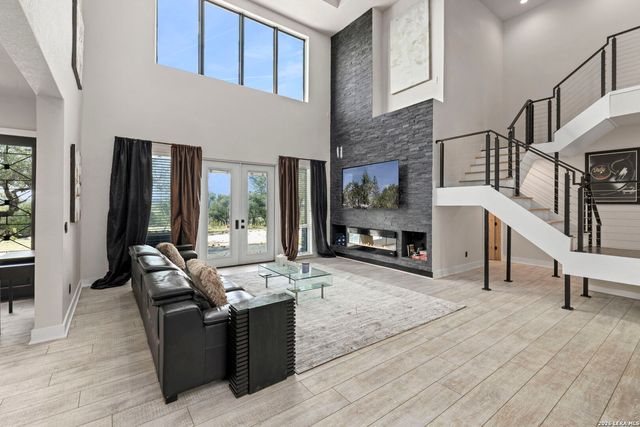 109 Pond View Ct, Spring Branch, TX 78070