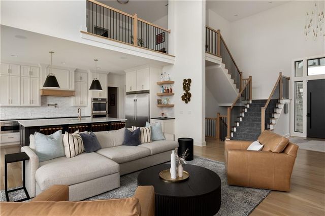 3301 W 149th Street, Overland Park, KS 66224