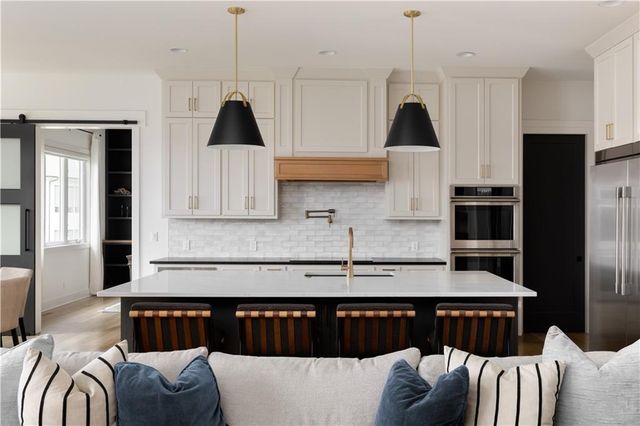 3301 W 149th Street, Overland Park, KS 66224