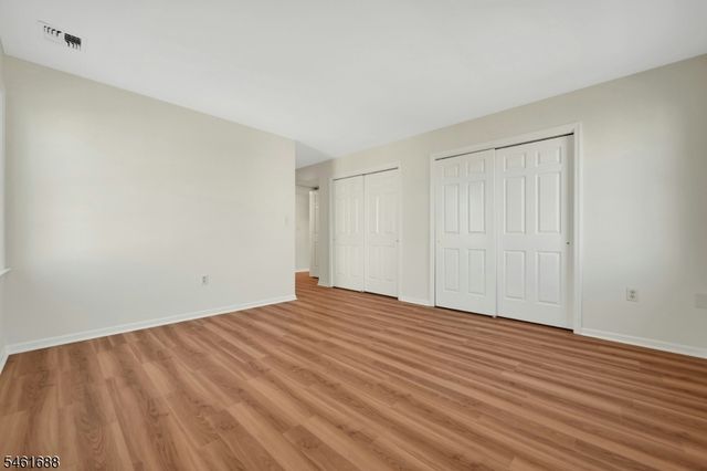 105 Quartz Ln, Paterson City, NJ 07501