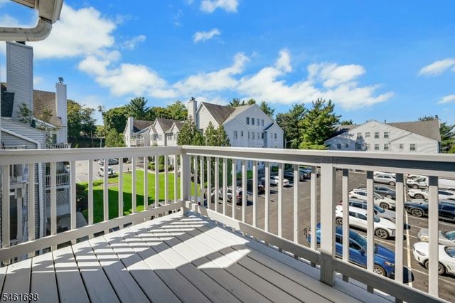 105 Quartz Ln, Paterson City, NJ 07501