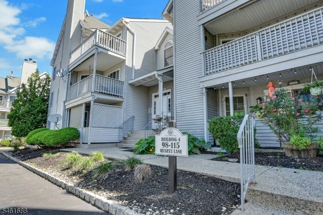 105 Quartz Ln, Paterson City, NJ 07501