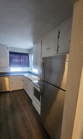 824 S 109th STREET, West Allis, WI 53214