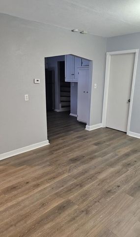 824 S 109th STREET, West Allis, WI 53214