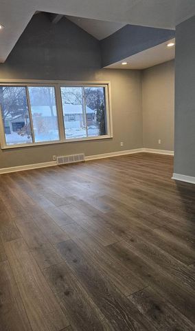 824 S 109th STREET, West Allis, WI 53214