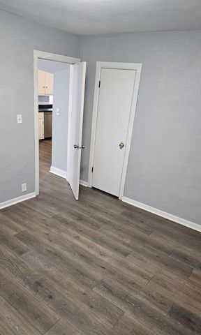 824 S 109th STREET, West Allis, WI 53214