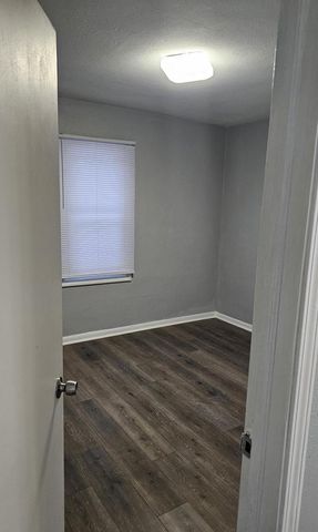 824 S 109th STREET, West Allis, WI 53214