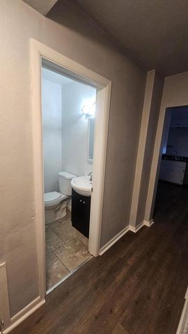 824 S 109th STREET, West Allis, WI 53214