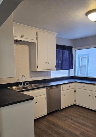 824 S 109th STREET, West Allis, WI 53214