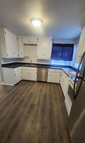 824 S 109th STREET, West Allis, WI 53214