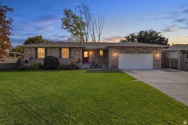 9477 S KIRKSIDE DR, South Jordan, UT 84009