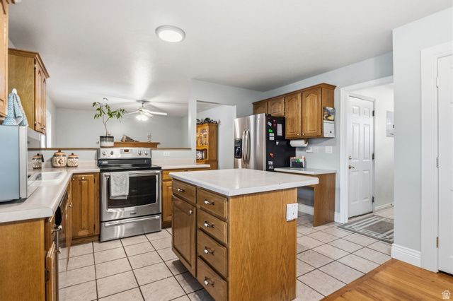 9477 S KIRKSIDE DR, South Jordan, UT 84009