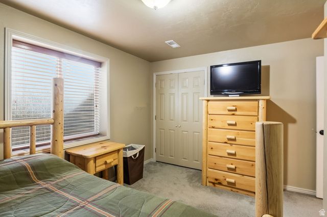 9477 S KIRKSIDE DR, South Jordan, UT 84009