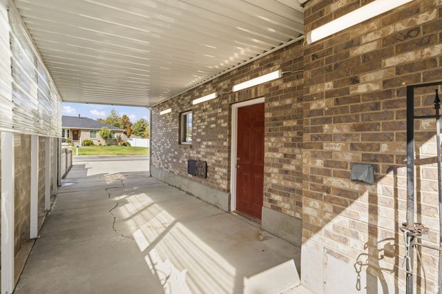 9477 S KIRKSIDE DR, South Jordan, UT 84009