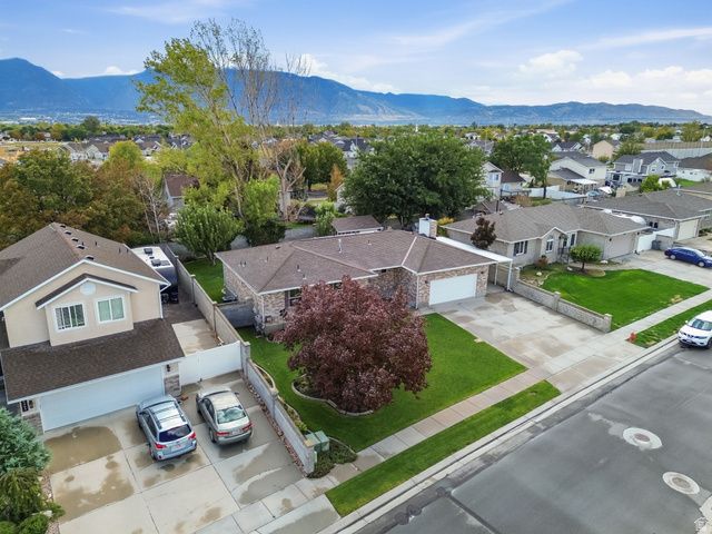 9477 S KIRKSIDE DR, South Jordan, UT 84009