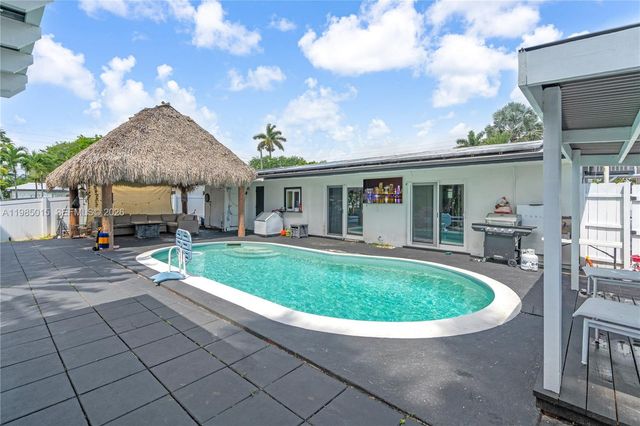 5730 SW 55th Street, Davie, FL 33314