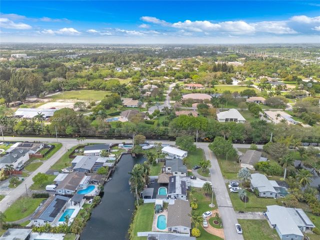 5730 SW 55th Street, Davie, FL 33314