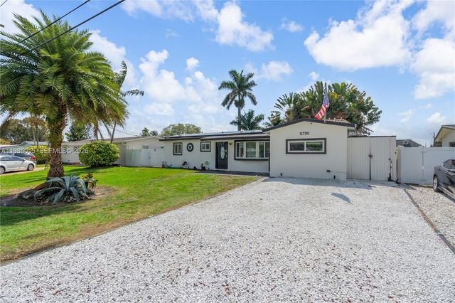 5730 SW 55th Street, Davie, FL 33314