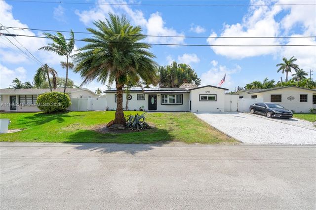 5730 SW 55th Street, Davie, FL 33314