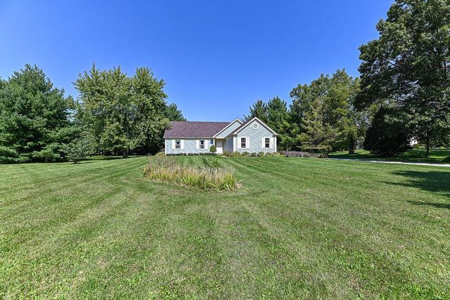 W5074 Hawk ROAD, Elkhorn, WI 53121