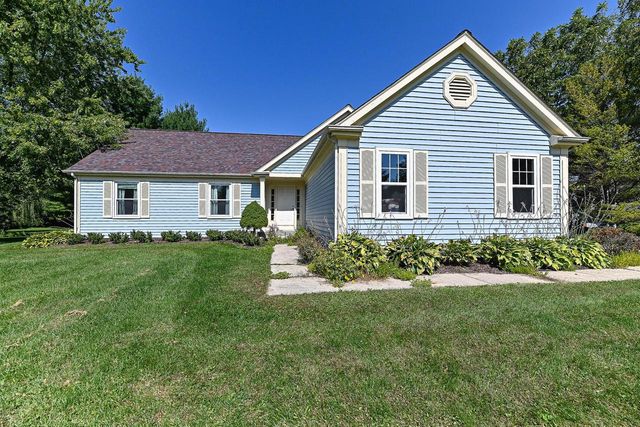 W5074 Hawk ROAD, Elkhorn, WI 53121