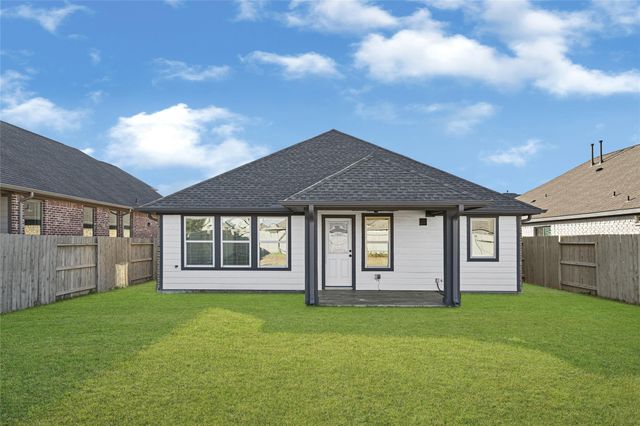 4723 Crest Hill Dr, Manvel, TX 77578