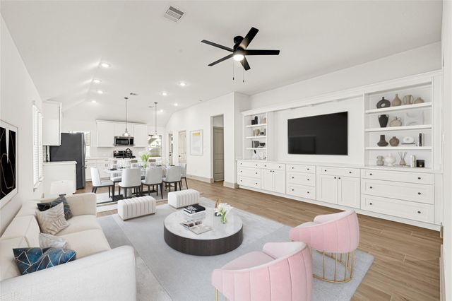 4723 Crest Hill Dr, Manvel, TX 77578