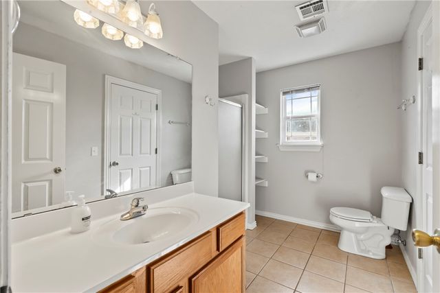 211 Ravenwood Boulevard, Siloam Springs, AR 72761
