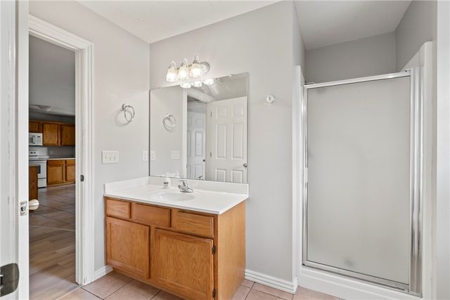 211 Ravenwood Boulevard, Siloam Springs, AR 72761