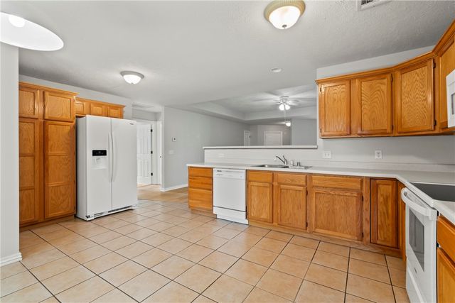 211 Ravenwood Boulevard, Siloam Springs, AR 72761