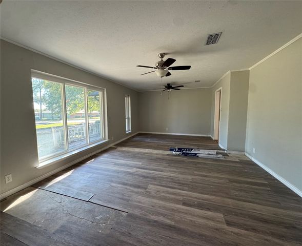 125 Redwood Drive, Highland Village, TX 75077