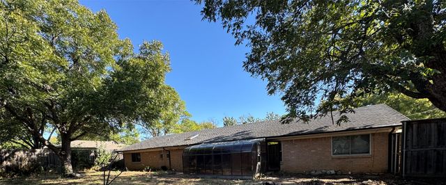 125 Redwood Drive, Highland Village, TX 75077