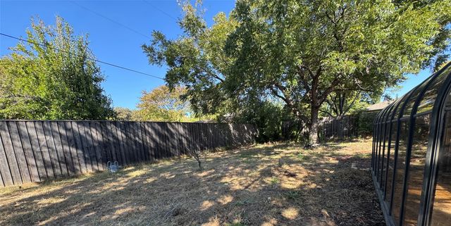 125 Redwood Drive, Highland Village, TX 75077