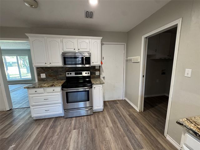 125 Redwood Drive, Highland Village, TX 75077