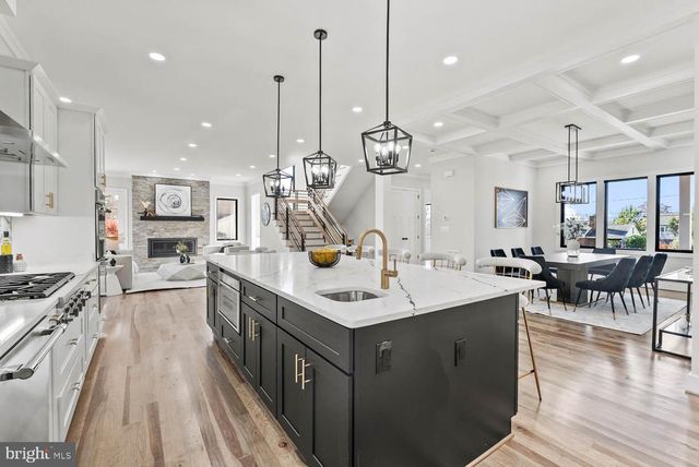 2115 NATAHOA CT, Falls Church, VA 22043