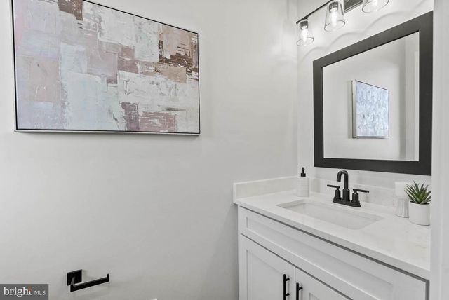 2115 NATAHOA CT, Falls Church, VA 22043