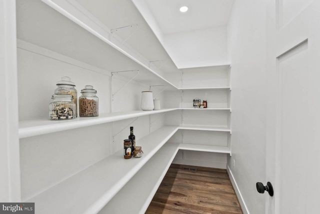 2115 NATAHOA CT, Falls Church, VA 22043