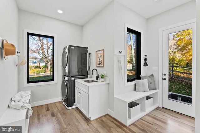 2115 NATAHOA CT, Falls Church, VA 22043