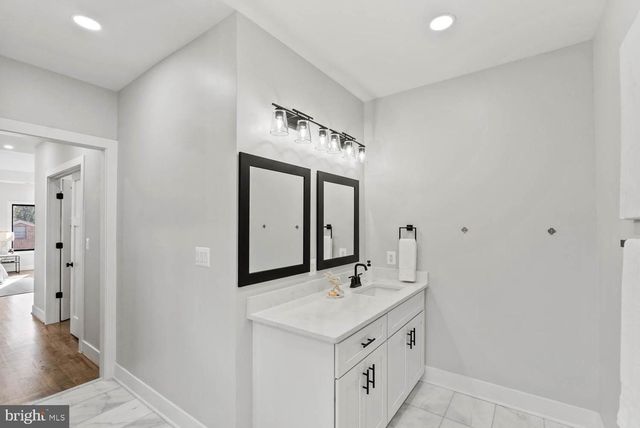 2115 NATAHOA CT, Falls Church, VA 22043