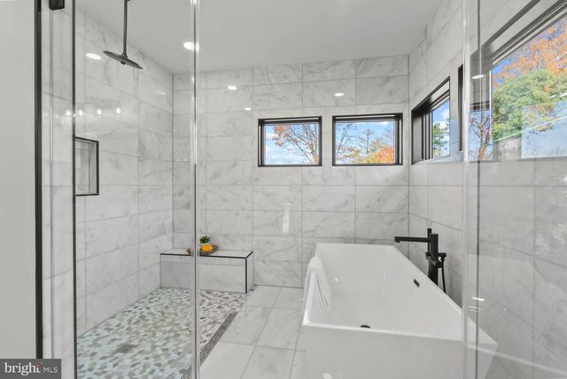 2115 NATAHOA CT, Falls Church, VA 22043