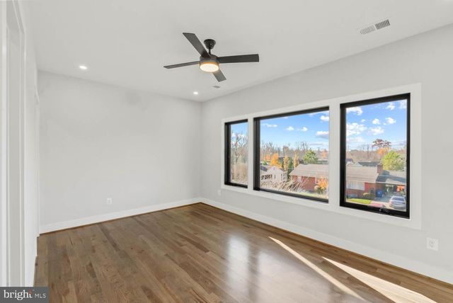 2115 NATAHOA CT, Falls Church, VA 22043