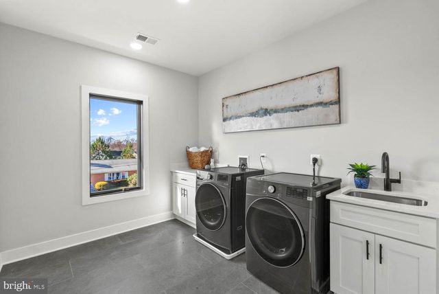 2115 NATAHOA CT, Falls Church, VA 22043