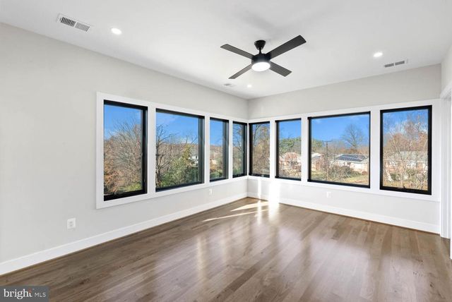 2115 NATAHOA CT, Falls Church, VA 22043