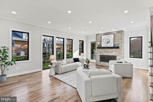 2115 NATAHOA CT, Falls Church, VA 22043