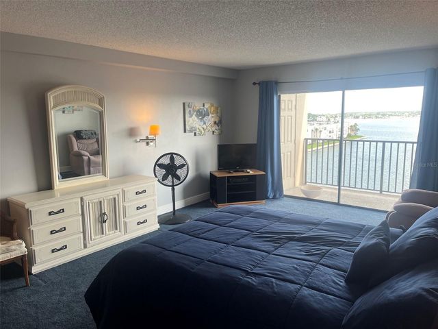 7300 SUN ISLAND DRIVE S 702, South Pasadena, FL 33707