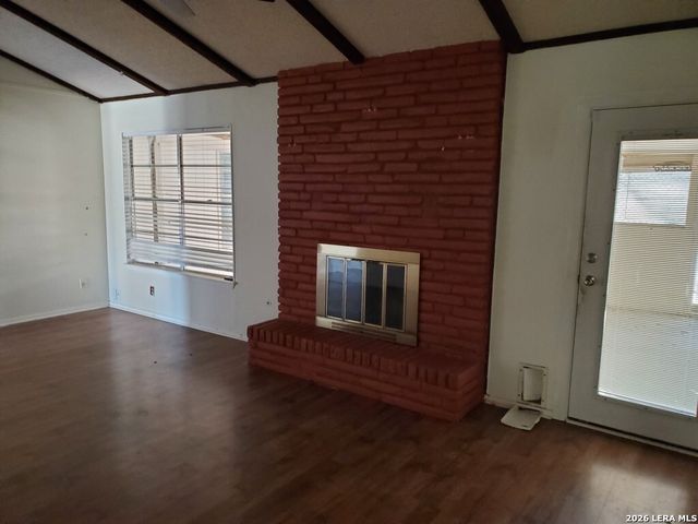 303 Cordoba Dr, Universal City, TX 78148