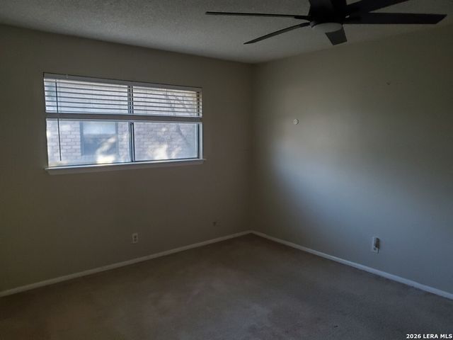 303 Cordoba Dr, Universal City, TX 78148