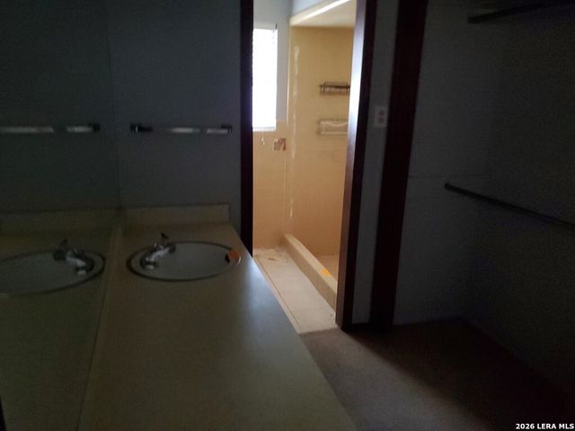 303 Cordoba Dr, Universal City, TX 78148