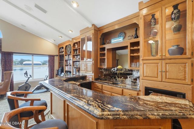 10 Magnolia Ln S, Ormond Beach, FL 32174